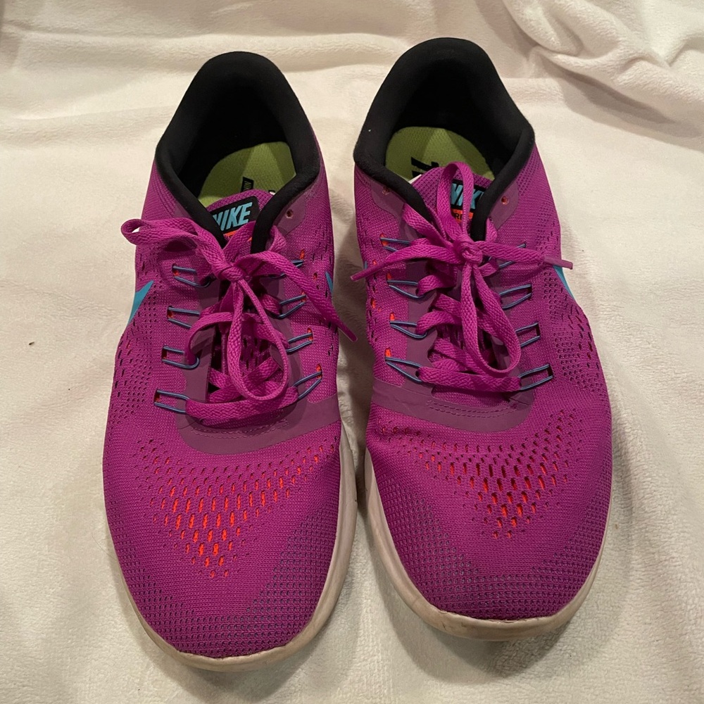 Women’s Nike Free-run sneakers